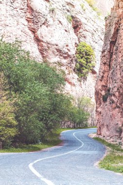 Yaz aylarında güzel yol.