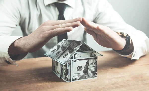 Man Protect House Dollars House Insurance — Stock Photo, Image