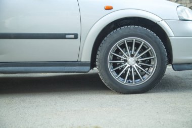 Araba tekerleği ve akort diski. Aktarım