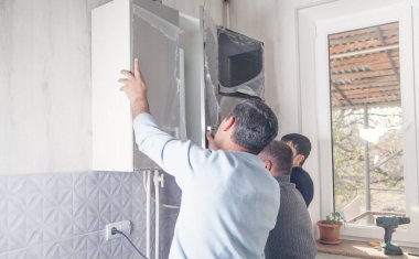 Modern mutfak mobilyalarının kurulumu. Evde çalışmak