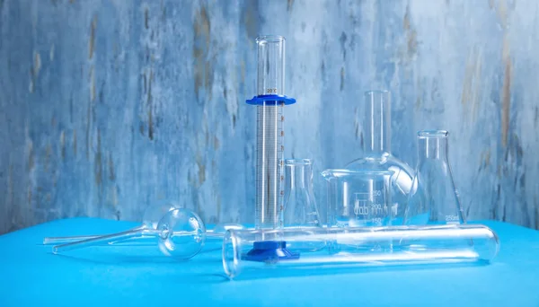 Научные Стеклянные Колбы Лаборатории Химии — стоковое фото