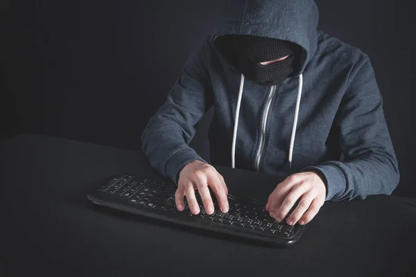 Hacker Using Computer Keyboard Hacking System — Stock Photo, Image
