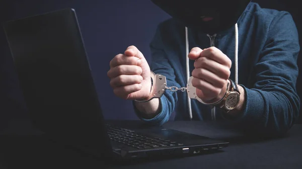 Hacker Handcuffs Laptop Cyber Crime — Stock Photo, Image