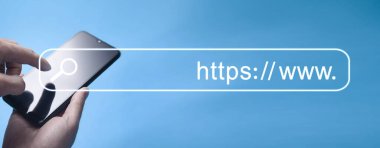 Akıllı telefon kullanan erkek eller. Https adresi. İnternet arama kavramı