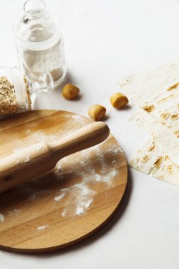 düz kek peynir ve bir granola