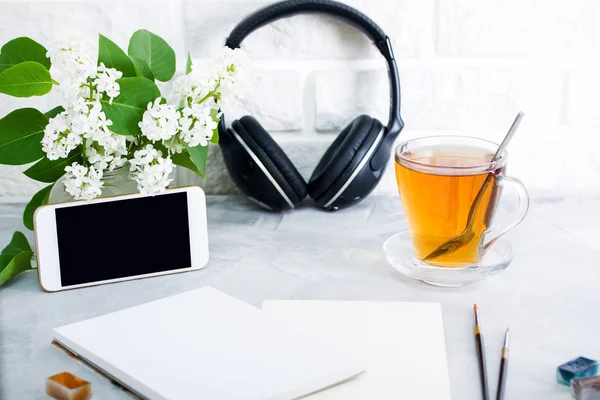 Çay kulaklık resim için boş telefon mockup araçları