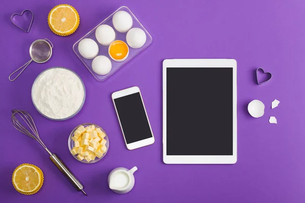 Cep telefonu tablet uygulama hizmeti Web sitesi mockup pişirme mutfak