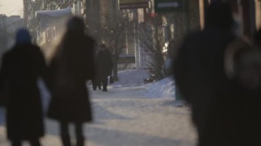 İnsanlar kış sokak