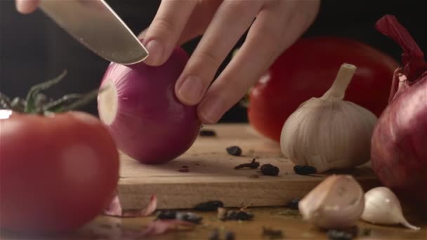 Preparar verduras para la cena — Vídeos de Stock