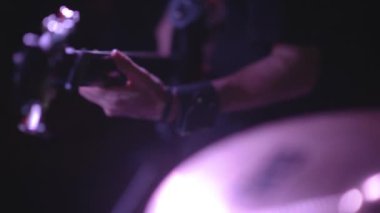 gitarla müzik erkek 