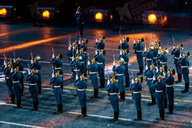 Moskova, Rusya - 26 Ağustos 2016: İşçinin kule Uluslararası Askeri Müzik Festivali