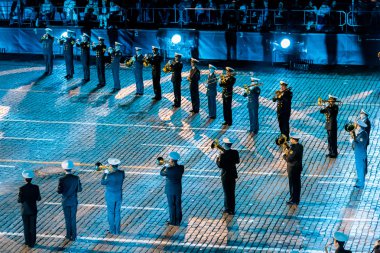 Moskova, Rusya - 26 Ağustos 2016: İşçinin kule Uluslararası Askeri Müzik Festivali.