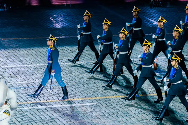 MOSCÚ, RUSIA - 26 de agosto de 2016: Festival Internacional de Música Militar de la Torre Spasskaya — Foto de Stock