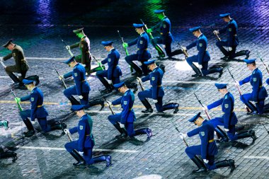 Moskova, Rusya - 26 Ağustos 2016: İşçinin kule Uluslararası Askeri Müzik Festivali.