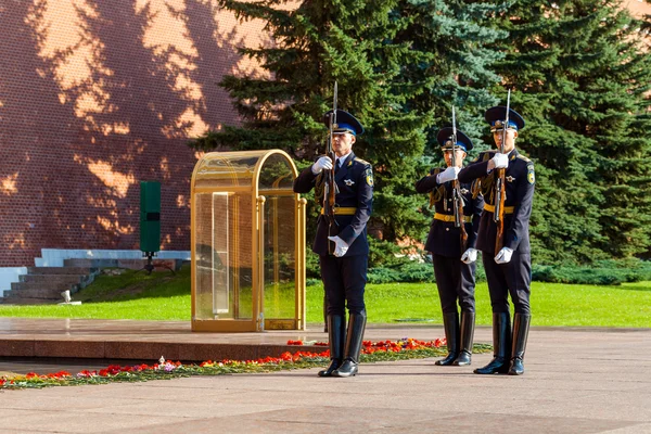 Moskova, Rusya - 02 Eylül 2016: Cumhurbaşkanlığı Onur Muhafız Saatlik değişiklik.