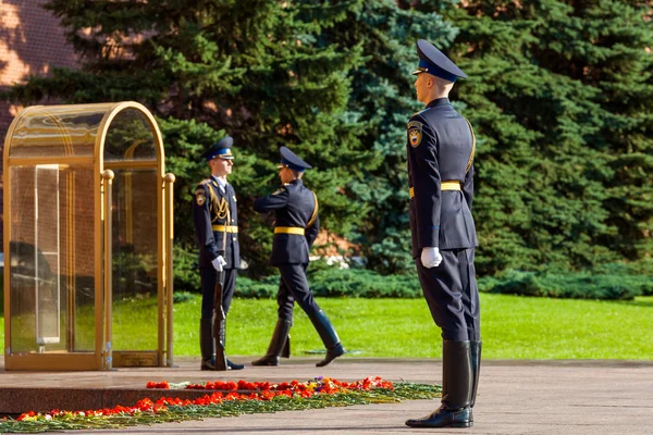 MOSCÚ, RUSIA - 02 DE SEPTIEMBRE DE 2016: Cambio horario de la Guardia Presidencial de Honor . — Foto de Stock