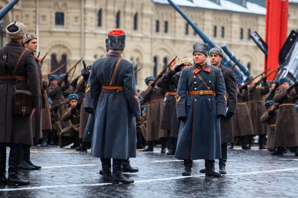 Ensaio completo do desfile, dedicado a 7 de novembro de 1941 na Praça Vermelha em Moscou . — Fotografia de Stock