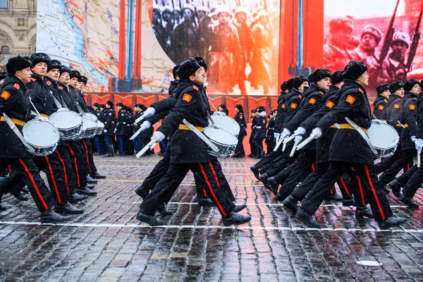 Ensayo completo del desfile, dedicado al 7 de noviembre de 1941 en la Plaza Roja de Moscú . —  Fotos de Stock