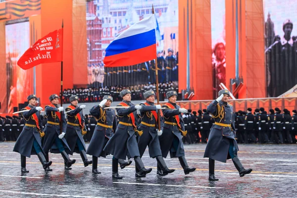 Parada dedicada a 7 de novembro de 1941 na Praça Vermelha em Moscou. 75 anos . — Fotografia de Stock