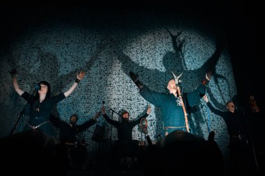 Norveçli folk nordic etnik grubu Wardruna canlı Yotaspace Kulübü'nde 04 Şubat 2017 Moskova, Rusya'nın performans