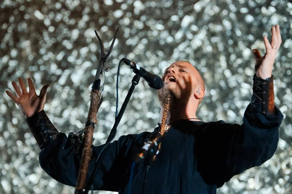 Norveçli folk nordic etnik grubu Wardruna canlı Yotaspace Kulübü'nde 04 Şubat 2017 Moskova, Rusya'nın performans