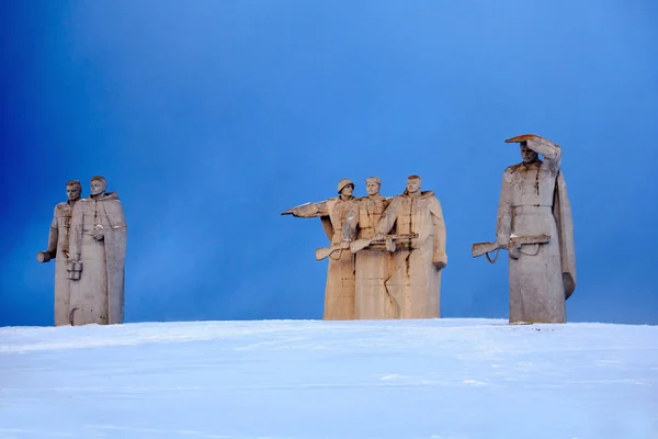 28 monumento a los héroes panfilov cerca de la aldea Nelidovo, distrito de Volokolamsk, región de Moscú . — Foto de Stock