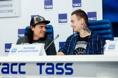 Moskova, Rusya - 28 Şubat 2017: Louna band basın-toplantısında Tass Rus haber ajansı üzerinde 28 Şubat 2017 Moskova, Rusya.