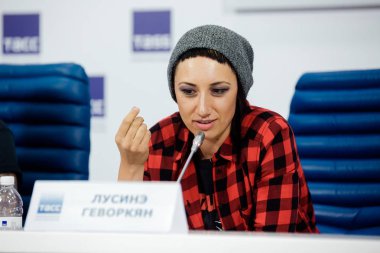 Moskova, Rusya - 28 Şubat 2017: Louna band basın-toplantısında Tass Rus haber ajansı üzerinde 28 Şubat 2017 Moskova, Rusya.