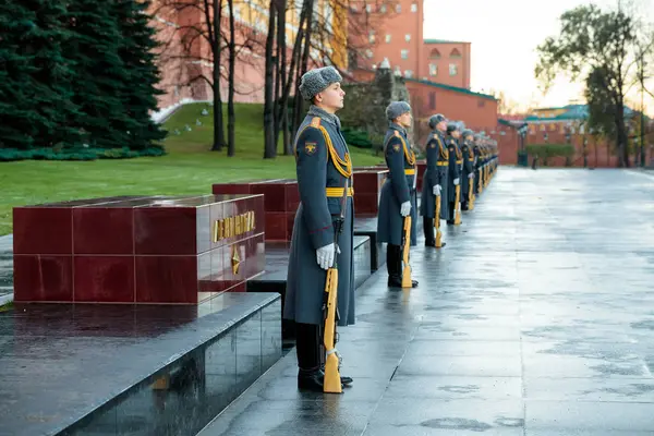 Čestná stráž 154 Preobraženskij pluku pěchoty jednotné na slavnostní akci — Stock fotografie