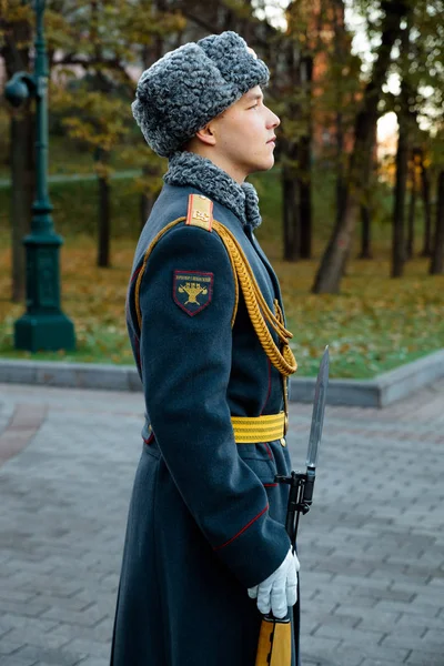 A Guarda de Honra do 154 Regimento Preobrazhensky no uniforme de infantaria no evento solene — Fotografia de Stock