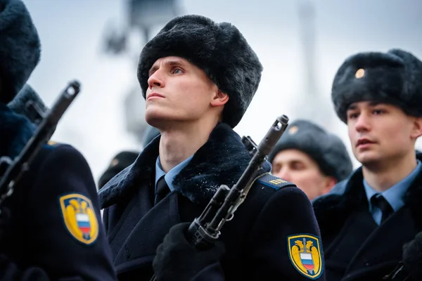 モスクワ ロシア連邦 2017 ロシア連邦の連邦軍のモスクワ クレムリンの司令官サービスの大統領連隊の形成 冬景色 — ストック写真