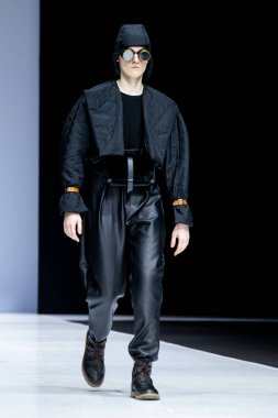 MOSCOW, RUSSIA - 21 Mart 2019: TOCHKA RU DESIGN FESTIVAL podyumu için Moskova Moda Haftası.