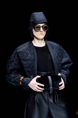 MOSCOW, RUSSIA - 21 Mart 2019: TOCHKA RU DESIGN FESTIVAL podyumu için Moskova Moda Haftası.