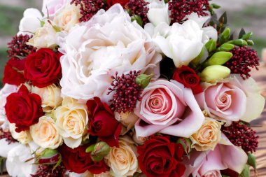 Güzel gül buket büyük düğün töreni için hazır.