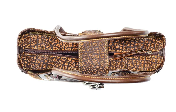 Beyaz bir arka plan üzerinde deri bayan çanta