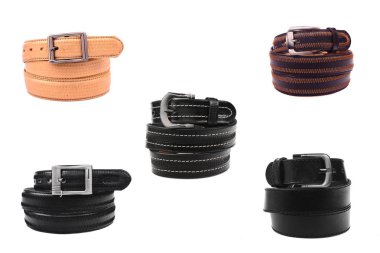 Deri kemer. Beyaz izole