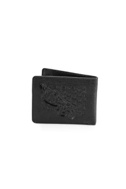 Beyaz zemin üzerinde bir deri çanta