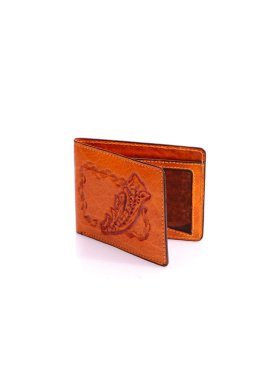 Beyaz zemin üzerinde bir deri çanta