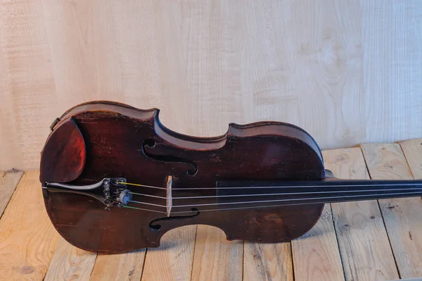 Una imagen de violín sobre el fondo blanco — Foto de Stock