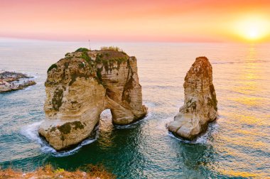 Beyrut günbatımı raouche buzlu