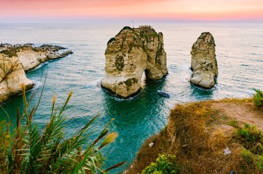 Beyrut günbatımı raouche buzlu