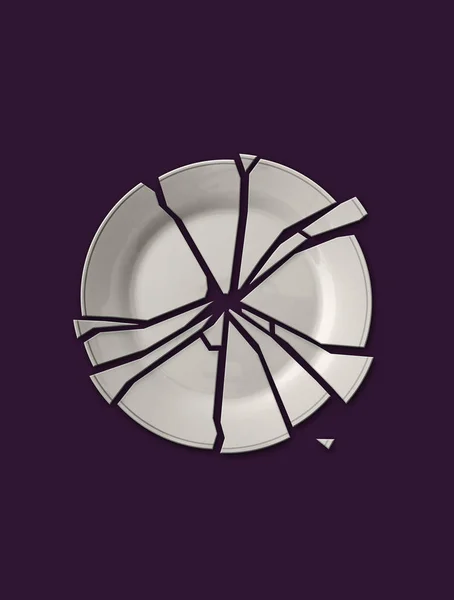  Mor arka plan kırık beyaz tabakta izole