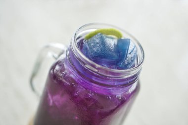 Limonlu, Tay bitkisel çay mor içecek