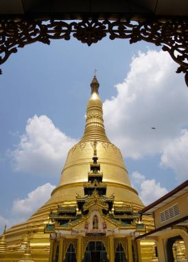 Shwemawdaw Pagoda Yangon, Myanmar