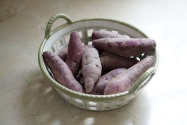 Sepette mor tatlı patates