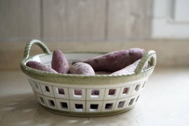 Sepette mor tatlı patates