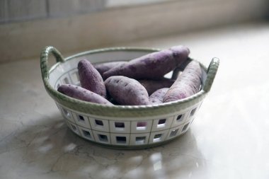 Sepette mor tatlı patates