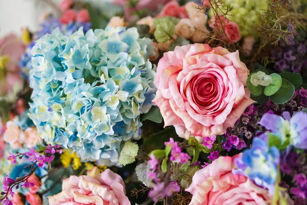 ev dekorasyon için yapay çiçek aranjman