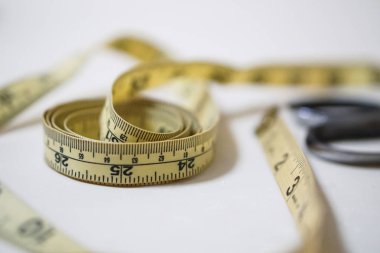 Sarı yumuşak teyp ölçüm dikiş terzi cetvel seti kullanılan