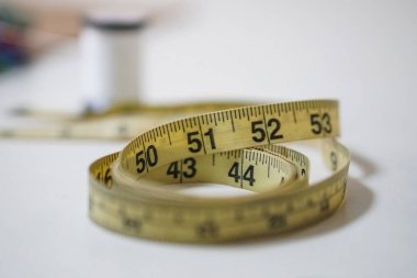 Sarı yumuşak teyp ölçüm dikiş terzi cetvel seti kullanılan